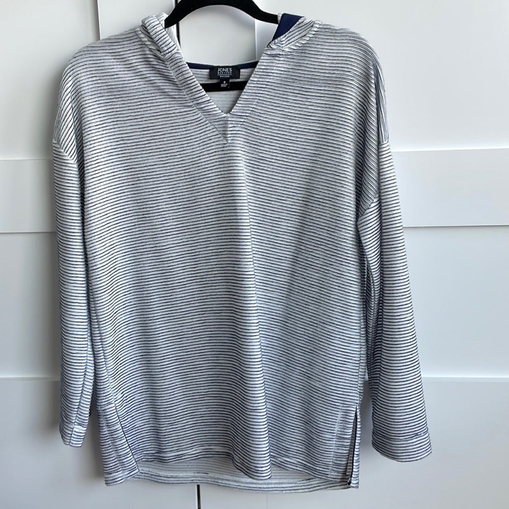 Jones New York Hoodie Size Small Navy & White